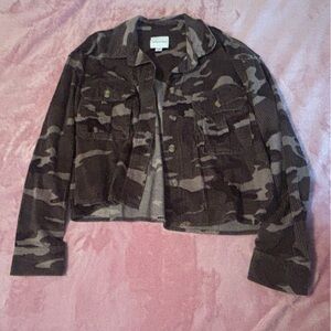 American Eagle Outfitters Camouflage Lightweight Jacket Size Large